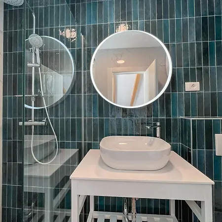 Villa Mediterranean Oasis Seaside With Pool *