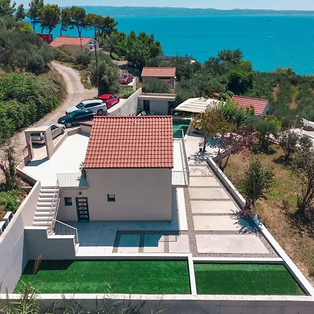 Mediterranean Oasis Seaside With Pool Split