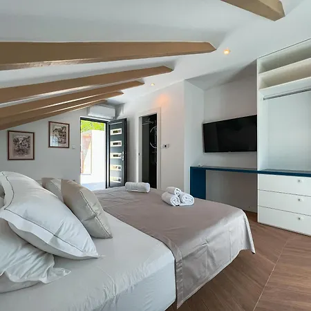 Mediterranean Oasis Seaside With Pool Villa