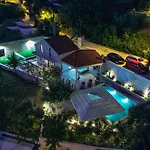 וילה Mediterranean Oasis Seaside With Pool