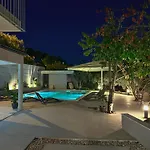 Mediterranean Oasis Seaside With Pool * ספליט
