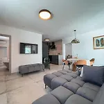 וילה Mediterranean Oasis Seaside With Pool ספליט