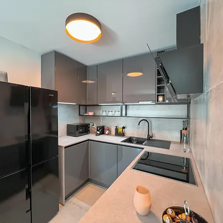 Villa Mediterranean Oasis Seaside With Pool *